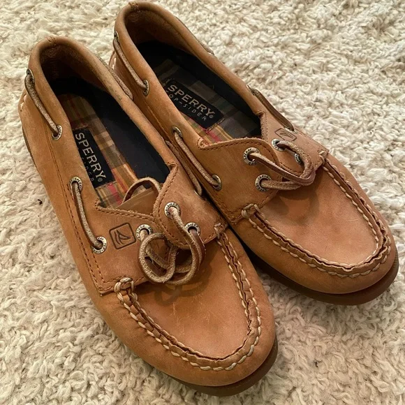 Tan sperry loafers - Picture 1 of 4